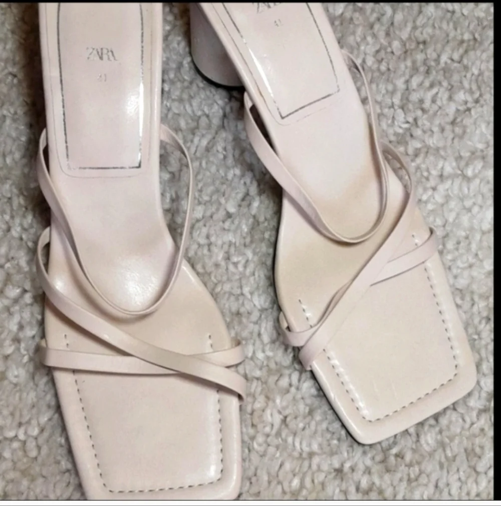 ZARA White Strappy Cylinder Heels Size 41